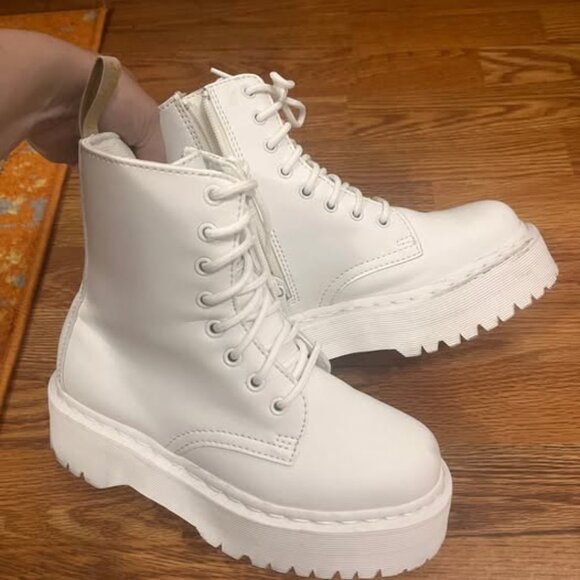 Vegan Dr. Martens White - Picture 1 of 6